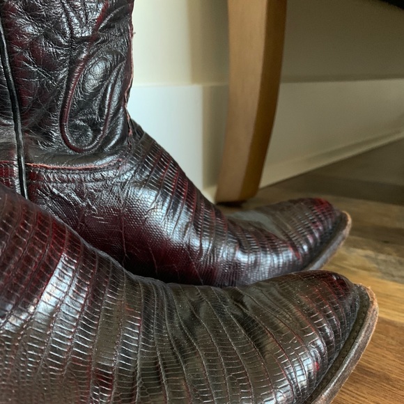 lucchese black cherry lizard boots